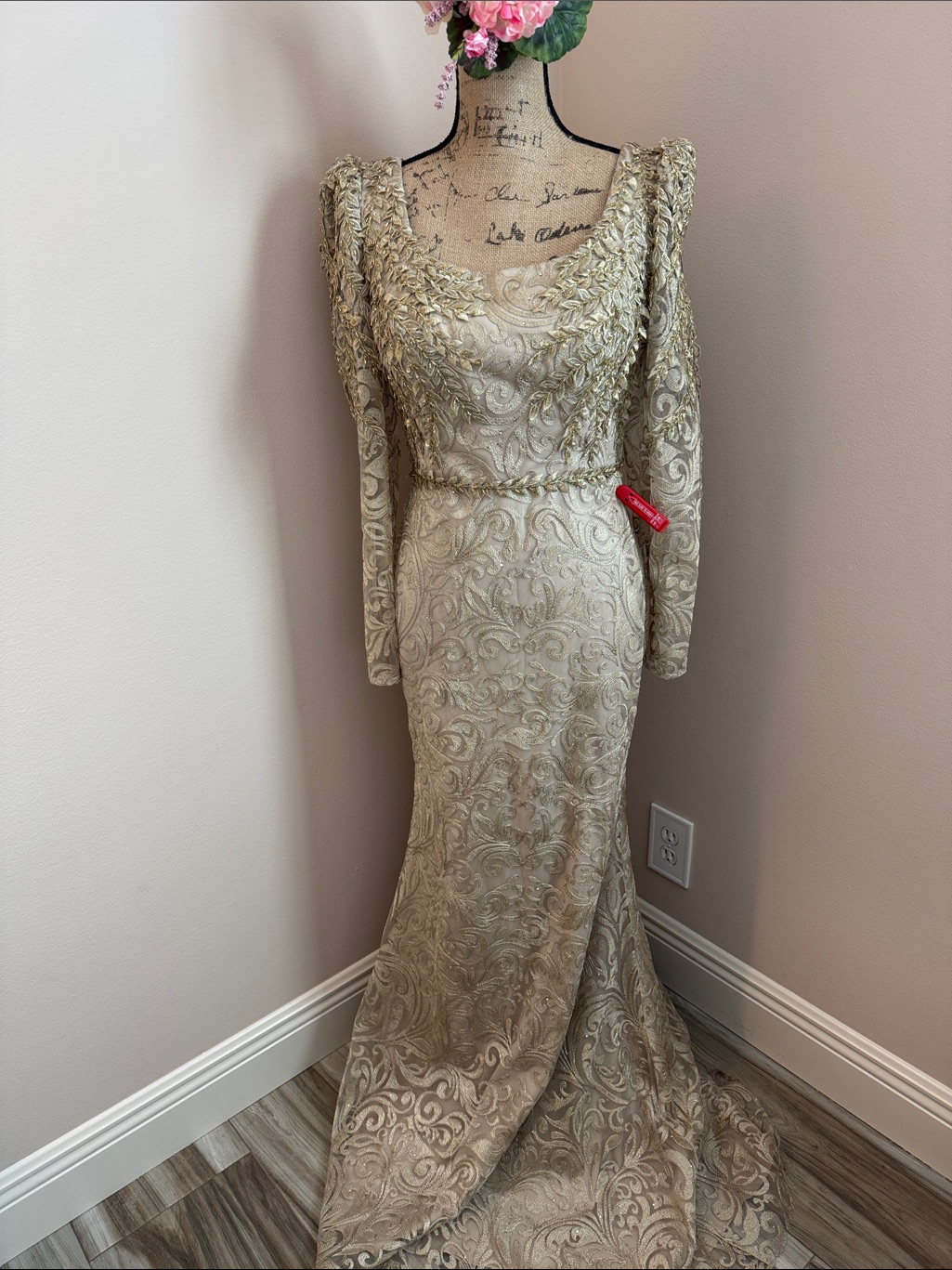 Mac Duggal Gold Lace Heavily Embroidered And Beaded Mermaid Gown. Size 6